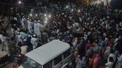 প্রধান বিচারপতি সূর্য কান্ত ও বিচারপতি জয়মাল্য বাগচীর বেঞ্চ রাজ্যের স্বরাষ্ট্র সচিব এবং ডিজিপির কাছ থেকে এই ঘটনার পরিপ্রেক্ষিতে রিপোর্ট তলব করেছে। প্রধান বিচারপতি সূর্য কান্ত ও বিচারপতি জয়মাল্য বাগচীর বেঞ্চ রাজ্যের স্বরাষ্ট্র সচিব এবং ডিজিপির কাছ থেকে এই ঘটনার পরিপ্রেক্ষিতে রিপোর্ট তলব করেছে।