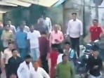 <span class='webrupee'>₹</span>400 dispute spirals into acid attack, street clash in Malad; seven injured <span class='webrupee'>₹</span>400 dispute spirals into acid attack, street clash in Malad; seven injured