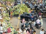 Suburban wards continue to bear the highest burden of illegal hawkers largely due to dense residential pockets, busy railway stations, market areas and expanding commercial activity.