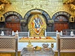 <p>ఈ వేసవి వేళ షిర్డీ ట్రిప్ ప్లాన్ చేస్తున్నారా…? హైదరాబాద్ నుంచి బడ్జెట్ ధరలోనే టూర్ ప్యాకేజీ వచ్చేసింది. ఐఆర్సీటీసీ టూరిజం ఈ ప్యాకేజీని ఆపరేట్ చేస్తోంది.</p>(image source @SSSTShirdi )