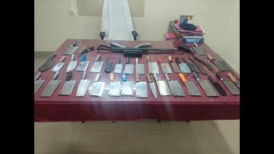 Chinese choppers seized under the Sonari police station in Jamshedpur (HT photo) Chinese choppers seized under the Sonari police station in Jamshedpur (HT photo)