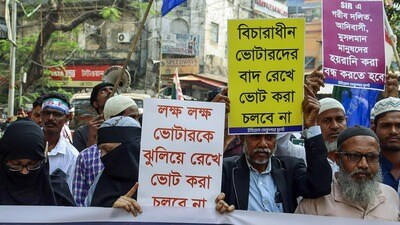 এসআইআরে ভোটারদের নাম কাটা যাওয়ায় রাস্তায় নামার হুঁশিয়ারি দিয়েছেন আইএসএফ নেতা নওশাদ সিদ্দিকি। (Shyamal Maitra) এসআইআরে ভোটারদের নাম কাটা যাওয়ায় রাস্তায় নামার হুঁশিয়ারি দিয়েছেন আইএসএফ নেতা নওশাদ সিদ্দিকি। (Shyamal Maitra)