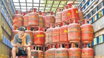 Deputy commissioner Himanshu Jain said the mechanism is being used to coordinate with gas agencies and oil marketing companies to streamline supply. (HT Photo) Deputy commissioner Himanshu Jain said the mechanism is being used to coordinate with gas agencies and oil marketing companies to streamline supply. (HT Photo)
