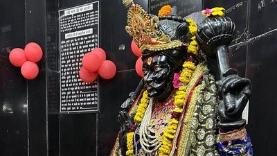 శని దేవుడికి నల్ల నువ్వులు సమర్పిస్తే కలిగే 5 ప్రయోజనాలు (original) శని దేవుడికి నల్ల నువ్వులు సమర్పిస్తే కలిగే 5 ప్రయోజనాలు (original)