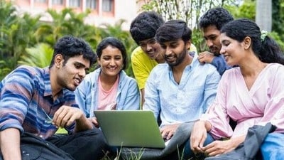 టీజీ ఈఏపీసెట్ దరఖాస్తులు (image sourec istock) టీజీ ఈఏపీసెట్ దరఖాస్తులు (image sourec istock)