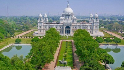 কালো রঙের ভিক্টোরিয়া মেমোরিয়্যাল! এক সময়ে এমনই রং করা হয়েছিল, ছবিটি দেখতে চান? কালো রঙের ভিক্টোরিয়া মেমোরিয়্যাল! এক সময়ে এমনই রং করা হয়েছিল, ছবিটি দেখতে চান?