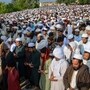 পাকিস্তানের ৮০ শতাংশ মানুষই Gay, বাকি ২০ শতাংশ বাইসেক্সুয়াল, বড় দাবি হিনা বালোচের। (ছবিটি প্রতীকী, সৌজন্যে এএফপি)