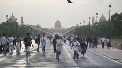 The weather forecast hinted at a partly cloudy Monday in the national capital, continuing the trend of mild temperatures. (ANI) The weather forecast hinted at a partly cloudy Monday in the national capital, continuing the trend of mild temperatures. (ANI)
