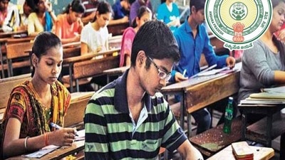 <p> స్పాట్ వాల్యూయేషన్ లో ఎలాంటి తప్పులకు అవకాశం లేకుండా ఇంటర్ బోర్డు పకడ్బందీ చర్యలు చేపట్టింది. సబ్జెక్ట్ ఎక్స్ పర్ట్, ఆపై చీఫ్ ఎగ్జామినర్, అసిస్టెంట్ ఎగ్జామినర్, స్క్రూటినైజర్ దశలుంటాయి. </p> <p> స్పాట్ వాల్యూయేషన్ లో ఎలాంటి తప్పులకు అవకాశం లేకుండా ఇంటర్ బోర్డు పకడ్బందీ చర్యలు చేపట్టింది. సబ్జెక్ట్ ఎక్స్ పర్ట్, ఆపై చీఫ్ ఎగ్జామినర్, అసిస్టెంట్ ఎగ్జామినర్, స్క్రూటినైజర్ దశలుంటాయి. </p>