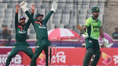 Bangladesh's Litton Das, centre, appeals successfully for the wicket of Pakistan's Hussain Talat during the first one day international cricket match between Bangladesh and Pakistan in Mirpur, Bangladesh, Wednesday, March 11, 2026. (AP Photo/Mahmud Hossain Opu) (AP)
