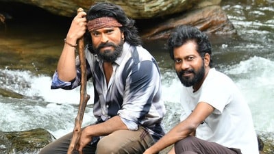 పెద్ది హీరో రామ్ చరణ్, డైరెక్టర్ బుచ్చిబాబు పెద్ది హీరో రామ్ చరణ్, డైరెక్టర్ బుచ్చిబాబు