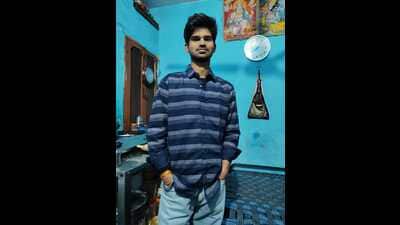 Sub-inspector Jagdish Kumar said the victim and about seven to eight of his friends had reached the area on their motorcycles around 1pm and decided to go for a swim. (HT File)