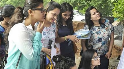<p>పైన పేర్కొన్న వివరాల ప్రకారం…. ఈసారి ఏపీ ఇంటర్ ఫలితాలు ఏప్రిల్ మూడో వారంలో రావొచ్చు. 15వ తేదీ తర్వాతనే విడుదలయ్యే అవకాశం ఉందని తెలుస్తోంది.</p> <p>పైన పేర్కొన్న వివరాల ప్రకారం…. ఈసారి ఏపీ ఇంటర్ ఫలితాలు ఏప్రిల్ మూడో వారంలో రావొచ్చు. 15వ తేదీ తర్వాతనే విడుదలయ్యే అవకాశం ఉందని తెలుస్తోంది.</p>