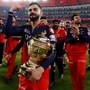 <p>ఇండియన్ ప్రీమియర్ లీగ్ (ఐపీఎల్​) కేవలం క్రికెట్ మైదానానికే పరిమితం కాకుండా, భారత ఆర్థిక వ్యవస్థను శాసించే ఒక శక్తివంతమైన 'ఎకనామిక్ ఇంజిన్'గా అవతరించింది. కోటక్ మ్యూచువల్ ఫండ్ విడుదల చేసిన తాజా నివేదిక ప్రకారం, ఐపీఎల్ వ్యాపార సామ్రాజ్యం విలువ 2025 ఆర్థిక సంవత్సరం నాటికి 18 బిలియన్ డాలర్లకు<strong> (</strong>సుమారు  <span class='webrupee'>₹</span>1.6 లక్షల కోట్లు<strong>)</strong> చేరుకుంది.</p>