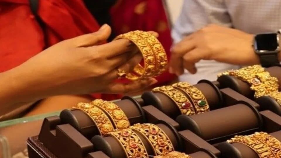অক্ষয় তৃতীয়া ভুলেও কিনবেন না এই সব জিনিস! কী কী কেনা যাবে এই শুভ দিনে? দেখে নিন