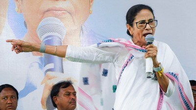 প্রধানমন্ত্রীকে তীব্র আক্রমণ মুখ্যমন্ত্রীর প্রধানমন্ত্রীকে তীব্র আক্রমণ মুখ্যমন্ত্রীর