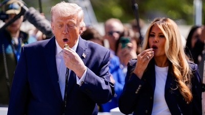 U.S. President Donald Trump and first lady Melania Trump blow whistles during the 2026 White House Easter Egg Roll at the White House in Washington, D.C., U.S., April 6, 2026. REUTERS/Nathan Howard (REUTERS)