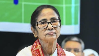 'শান্তিপুরে মিটিং শুনে অভিষেকের মা বলেছে, দুটো শাড়ি..', ঘরের কথা বললেন মমতা!(PTI) (HT_PRINT)