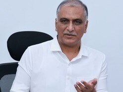 మాజీ మంత్రి హరీశ్ రావు అరెస్ట్
