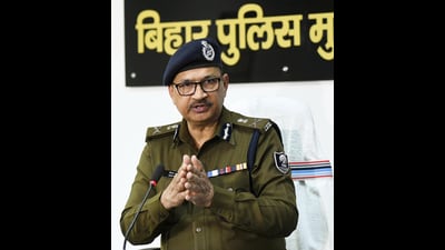 Bihar DGP Vinay Kumar addresses a press conference at Sardar Patel Bhawan in Patna. (Santosh Kumar/HT) Bihar DGP Vinay Kumar addresses a press conference at Sardar Patel Bhawan in Patna. (Santosh Kumar/HT)