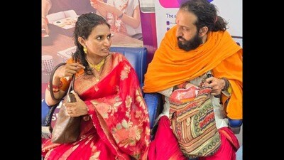 বিয়ে সারলেন মহাকুম্ভের ‘IIT বাবা’