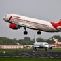 যুদ্ধের আঁচে ‘ফুয়েল সারচার্জ’ বৃদ্ধি Air India-র