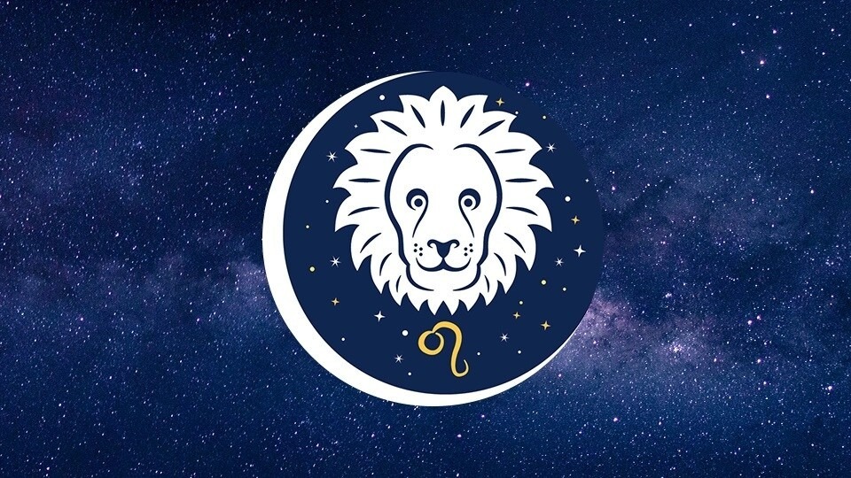 সিংহ রাশি (Leo): অষ্টম ভাবে এই অশুভ সংমিশ্রণ ঘটায় আপনাকে সাবধান থাকতে হবে। হঠাৎ কোনো দুর্ঘটনার ঝুঁকি বা শারীরিক সমস্যা দেখা দিতে পারে। বড় কোনো আর্থিক লেনদেন থেকে বিরত থাকুন।