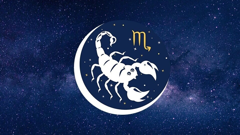 বৃশ্চিক রাশি (Scorpio): পঞ্চম ভাবে এই যোগের প্রভাবে প্রেম এবং সন্তানের বিষয়ে কিছুটা দুশ্চিন্তা বাড়তে পারে। তবে সৃজনশীল কাজের সাথে যুক্ত থাকলে আপনি খ্যাতি ও অর্থ দুটোই পাবেন।