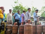 According to an order issued on Tuesday, the daily availability of 5 kg FTL cylinders in Delhi doubled from 684 to 1,368. (Sunil Ghosh /HT photo)