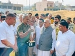Hooda demanded that the government provide a bonus to farmers for every quintal of produce. (HT Photo) Hooda demanded that the government provide a bonus to farmers for every quintal of produce. (HT Photo)