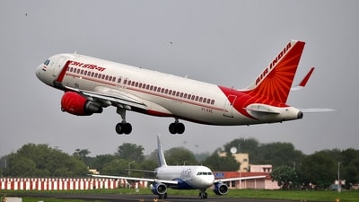 India orders major airports to cut some charges by 25%, in relief to airlines (REUTERS)