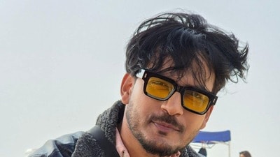 ‘চিরসখা’ বন্ধ হতেই কান্নায় ভেঙে পড়লেন রাজা
