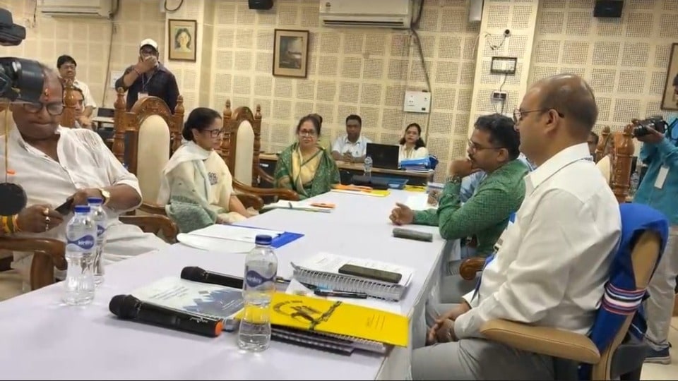 মনোনয়নপত্র পেশ মুখ্যমন্ত্রীর (সৌজন্যে টুইটার)