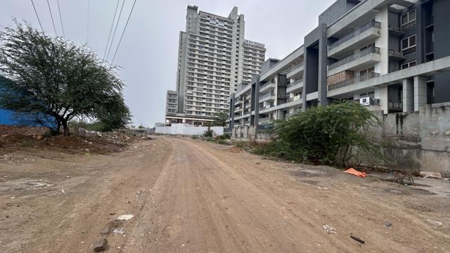 Residents also highlighted irregular cleaning, debris and sanitation issues despite the area emerging as a premium residential hub. (Parveen Kumar/HT) Residents also highlighted irregular cleaning, debris and sanitation issues despite the area emerging as a premium residential hub. (Parveen Kumar/HT)