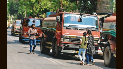 Action against 335 tankers after twin fatal accidents jolt Pune Action against 335 tankers after twin fatal accidents jolt Pune