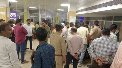 Police and family members at SRH Hospital where property dealer Mohd Irfan was brought after being shot on Wednesday evening in Prayagraj (Anil Kumar Maurya/HT) Police and family members at SRH Hospital where property dealer Mohd Irfan was brought after being shot on Wednesday evening in Prayagraj (Anil Kumar Maurya/HT)