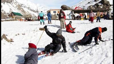 Tourist enjoy adventure activities at the North Portal of Atal Tunnel In Lahaul-Spiti district on Thursday. (Aqil Khan /HT) Tourist enjoy adventure activities at the North Portal of Atal Tunnel In Lahaul-Spiti district on Thursday. (Aqil Khan /HT)