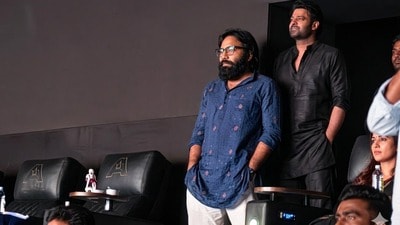 Sandeep Reddy Vanga: పిడికెడు మిరపకాయలతో ఈ దిష్టి పోదు.. పంటనే తగలబెట్టాలి: ధురంధర్ని విమర్శించే వారికి సందీప్ కౌంటర్ Sandeep Reddy Vanga: పిడికెడు మిరపకాయలతో ఈ దిష్టి పోదు.. పంటనే తగలబెట్టాలి: ధురంధర్ని విమర్శించే వారికి సందీప్ కౌంటర్