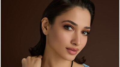 <p><strong>తమన్నా భాటియా</strong> - మిల్కీ బ్యూటీ మూడో స్థానంలో ఉ:ది. తమన్నా దక్షిణాదితో పాటు హిందీ చిత్రాల్లో అద్భుతాలు చేస్తోంది. ఆమె నికర ఆస్తుల విలువ రూ.110-120 కోట్లు.</p> (instagram) <p><strong>తమన్నా భాటియా</strong> - మిల్కీ బ్యూటీ మూడో స్థానంలో ఉ:ది. తమన్నా దక్షిణాదితో పాటు హిందీ చిత్రాల్లో అద్భుతాలు చేస్తోంది. ఆమె నికర ఆస్తుల విలువ రూ.110-120 కోట్లు.</p> (instagram)