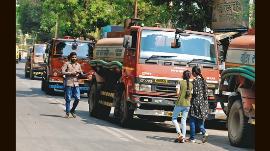 Action against 335 tankers after twin fatal accidents jolt Pune