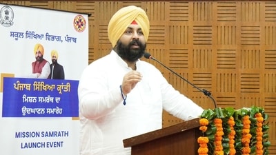 Punjab education minister Harjot Singh Bains and AAP leader Manish Sisodia at the launch of Mission Samrath 4.0 in Chandigarh.