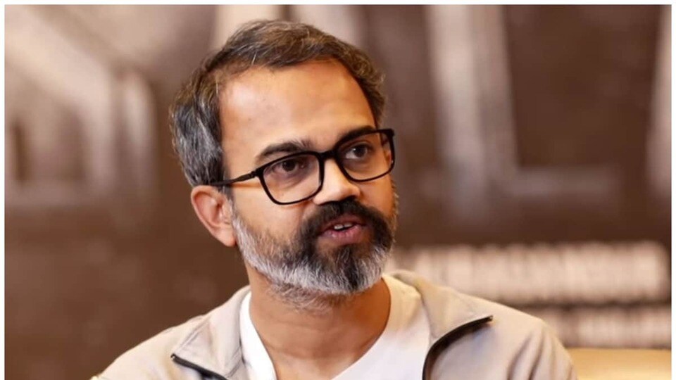 <p><strong>ప్రశాంత్ నీల్</strong> - ఇతడు డైరెక్ట్ చేసిన కేజీఎఫ్ 2 చిత్రం 1,215 కోట్లు వసూలు చేసింది.</p>(instagram)