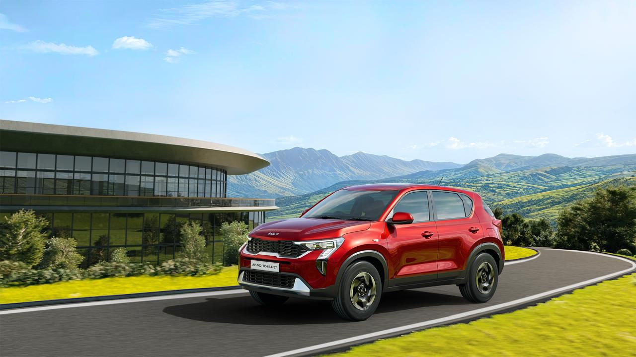 Kia Sonet comes with a compact yet premium appearance. Kia Sonet comes with a compact yet premium appearance.