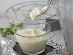 A step-by-step recipe to make Skyr yoghurt at home.