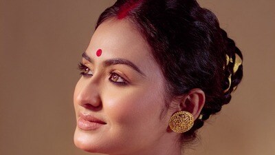 'ছাড়তে কষ্ট হয়…', বিচ্ছেদ যন্ত্রণা ঘিরে ধরেছে শিঞ্জিনীকে, কেন মন খারাপ বর্ষার? 'ছাড়তে কষ্ট হয়…', বিচ্ছেদ যন্ত্রণা ঘিরে ধরেছে শিঞ্জিনীকে, কেন মন খারাপ বর্ষার?