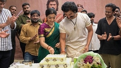 మూవీ సెట్లో రష్మిక మందన్న, విజయ్ దేవరకొండ (x) మూవీ సెట్లో రష్మిక మందన్న, విజయ్ దేవరకొండ (x)