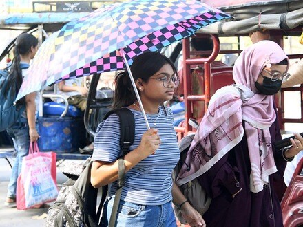 বৈশাখ পড়তে না পড়তেই গরম বাড়বে রাজ্যে।