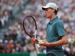 Jannik Sinner beat Carlos Alcaraz in straight sets 