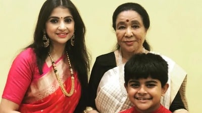 ‘আমার মন্দিরে আপনার ছবি থাকত’, আশার প্রয়াণে কান্নায় ভেঙে পড়লেন কৌশিকী! সলিল সমাধিতে সুরের এক যুগ ‘আমার মন্দিরে আপনার ছবি থাকত’, আশার প্রয়াণে কান্নায় ভেঙে পড়লেন কৌশিকী! সলিল সমাধিতে সুরের এক যুগ