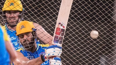<p>టీమిండియాకు ధోనీ గుడ్బై చెప్పేసి చాలా సంవత్సరాలైంది. కేవలం ఐపీఎల్ ఆడుతూ ఫ్యాన్స్ని అలరిస్తున్నాడు. అయితే ధోనీ ఐపీఎల్ కెరీర్ కూడా చివరి దశలో ఉందని చాలా మంది భావిస్తున్నారు. అందుకే ధోనీని చూడాలని ఫ్యాన్స్ తహతహలాడుతున్నారు. కానీ ధోనీ గాయం వార్త అందరిని బాధపెట్టింది.</p> (PTI) <p>టీమిండియాకు ధోనీ గుడ్బై చెప్పేసి చాలా సంవత్సరాలైంది. కేవలం ఐపీఎల్ ఆడుతూ ఫ్యాన్స్ని అలరిస్తున్నాడు. అయితే ధోనీ ఐపీఎల్ కెరీర్ కూడా చివరి దశలో ఉందని చాలా మంది భావిస్తున్నారు. అందుకే ధోనీని చూడాలని ఫ్యాన్స్ తహతహలాడుతున్నారు. కానీ ధోనీ గాయం వార్త అందరిని బాధపెట్టింది.</p> (PTI)
